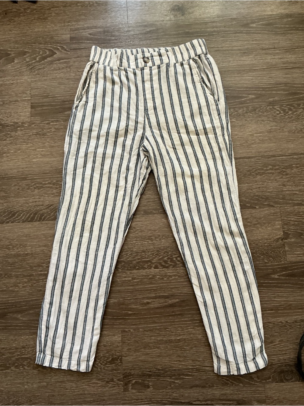Pinstriped Cotton tapered Pants